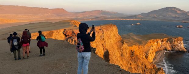 trek paracas sunset