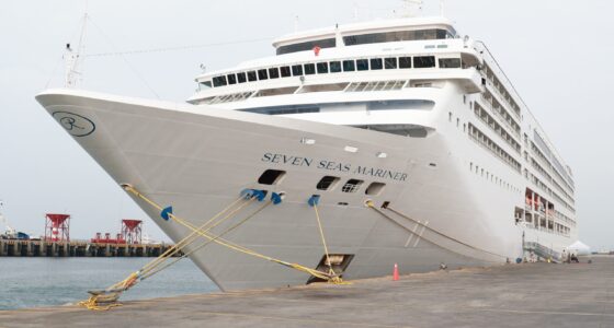 Shore Taxis Manta Port